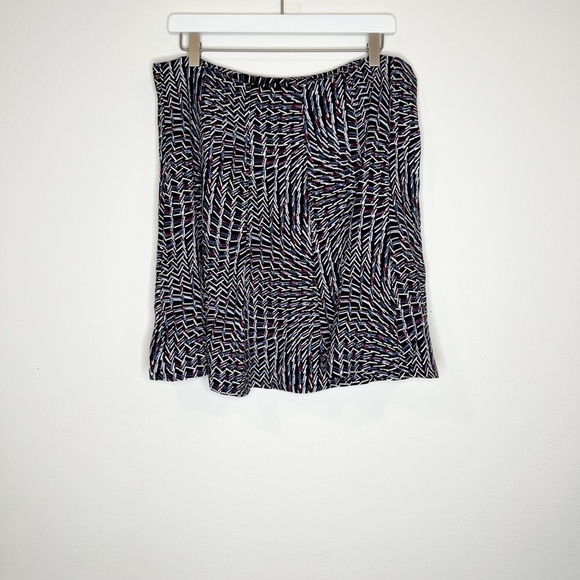 WHBM Skirt Printed Flounce Skirt Style 570178307 - Picture 6 of 6